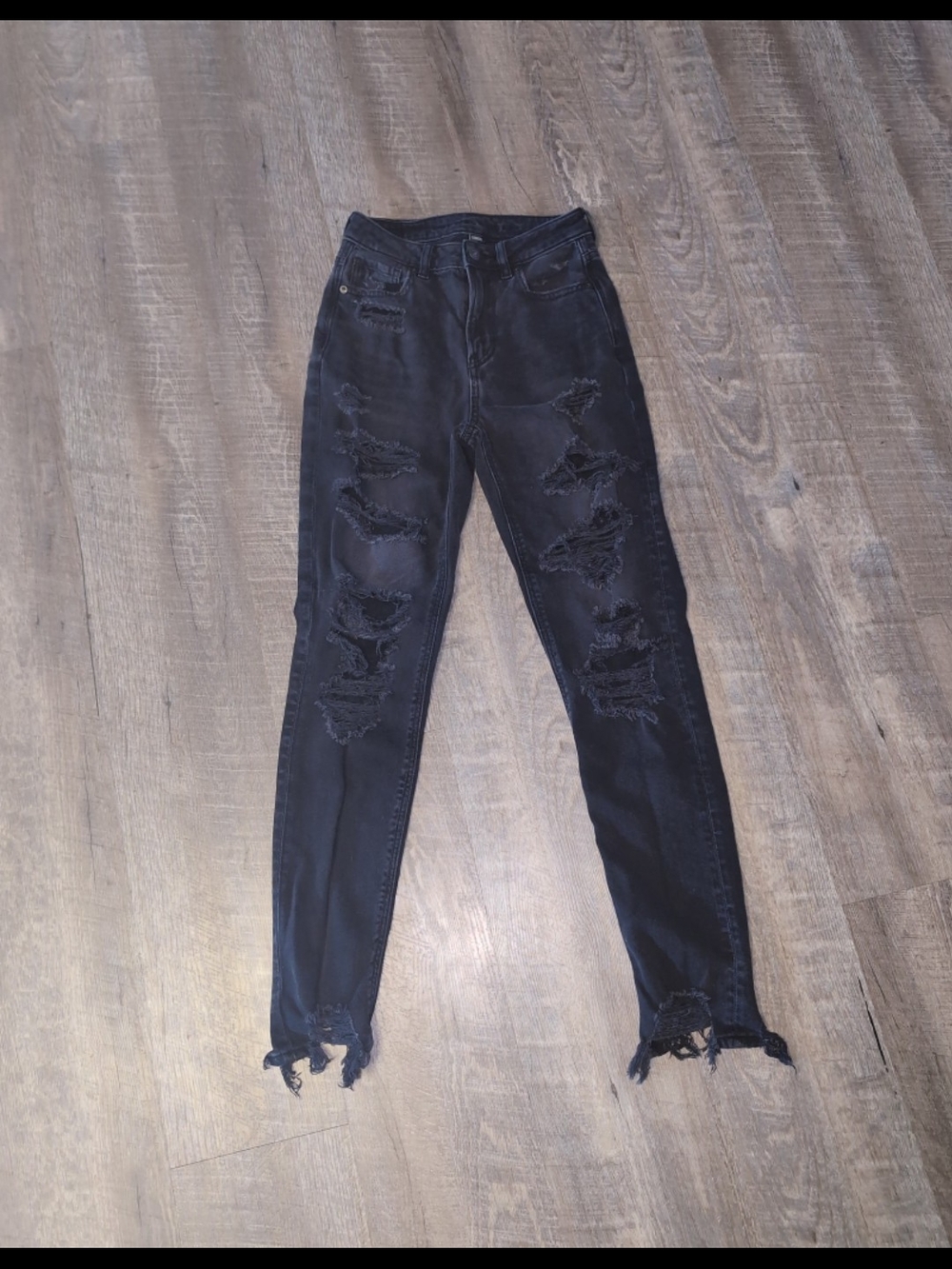 American Eagle size 00 Long black distressed strigid jeans